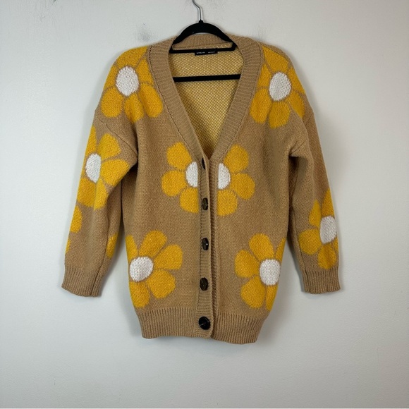 Shein | Yellow Daisy Flower Print Button Front Cardigan Size Large - Picture 1 of 6